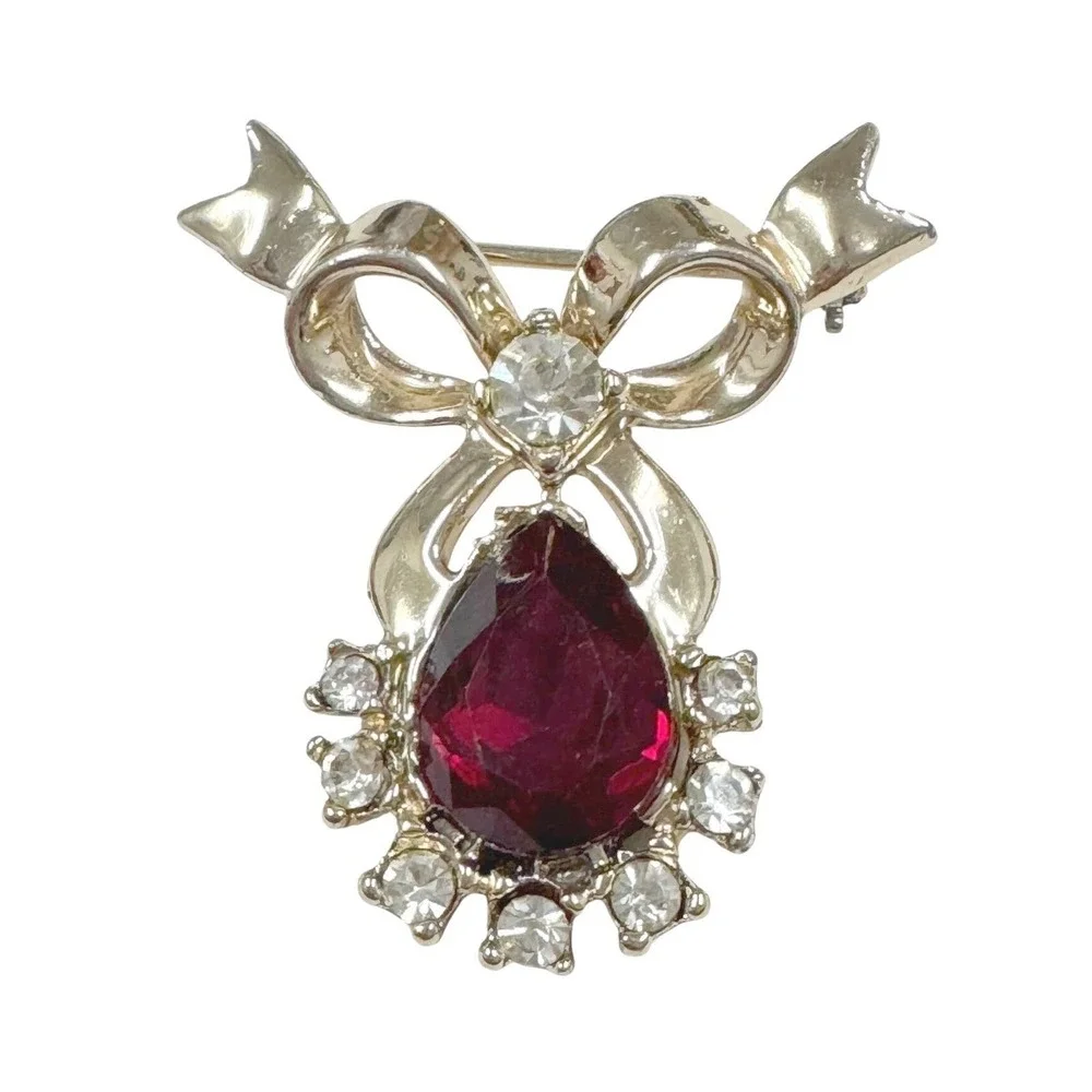 Gold tone‎ Bow Brooch and Dangle Earrings with Ruby glass & Rhinstones